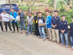 Dinas Perikanan Kabupaten Sukabumi Berkolaborasi dengan Pemdes Kalapanunggal Tabur Ribuan Benih Ikan di Sungai Palasari